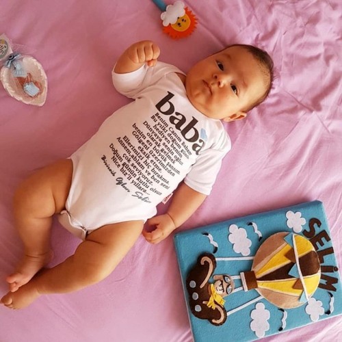 Baskılı tişört ve bebek zıbını - 1